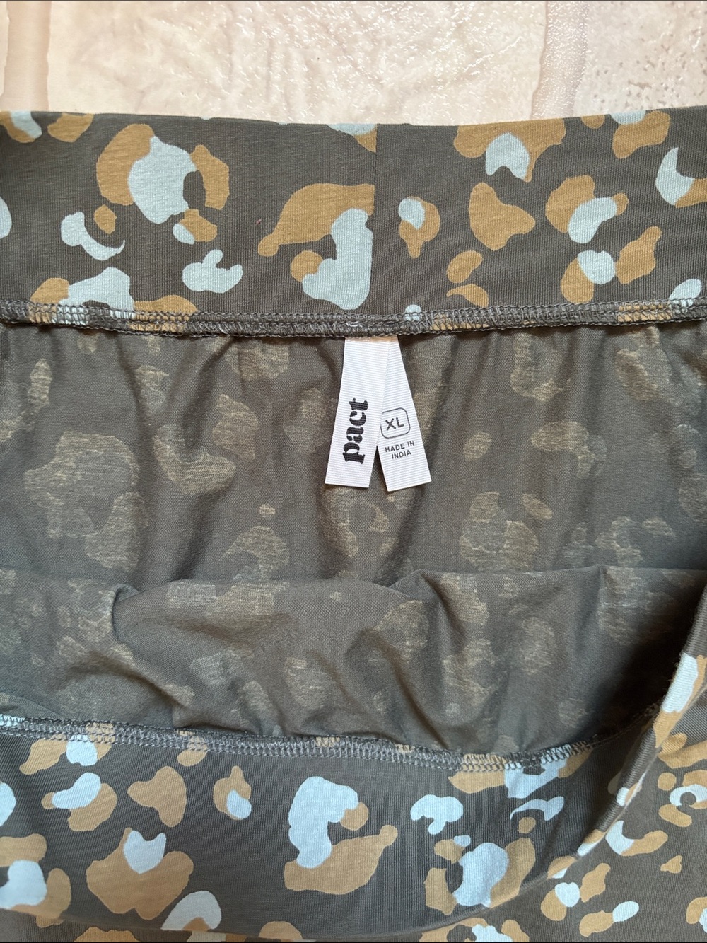 Pact Organic Cotton Green Leopard
Fit And Flare Skirt Size XL - Picture 4 of 7
